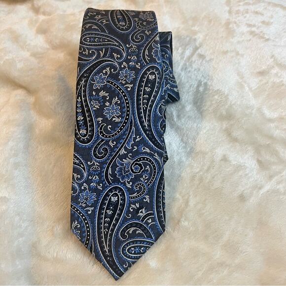Saddlebred Classic Paisley Silk Necktie, Tie Navy & Light Blue Detail Tie, 58x3 - Picture 2 of 4